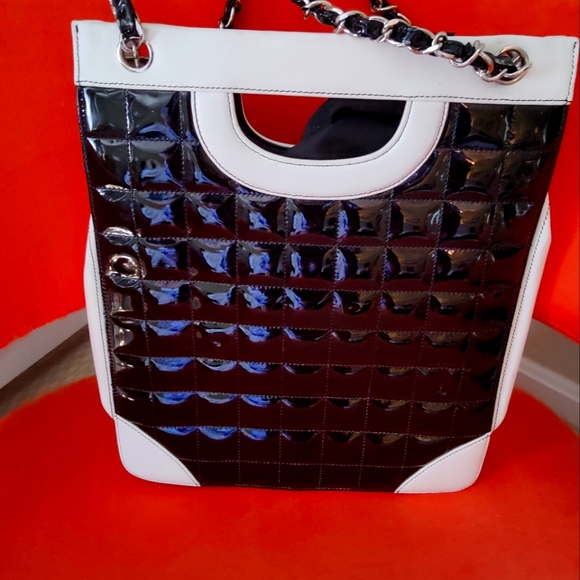 Chanel Authentic Handbag - Picture 2 of 13